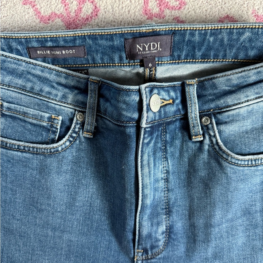 NYDJ Billie Bootcut Jeans - Light Blue